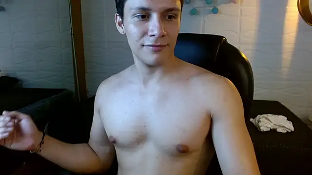 Zayn_clausen webcam stripchat model stream image