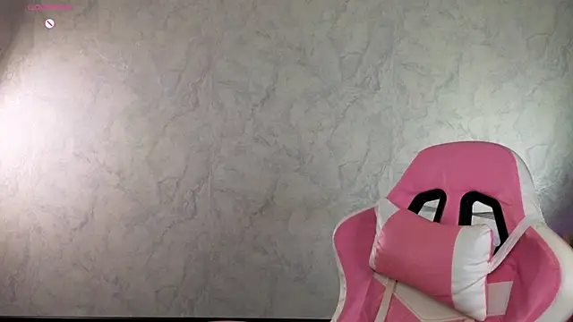 Lovelly_molly1 live sex cam