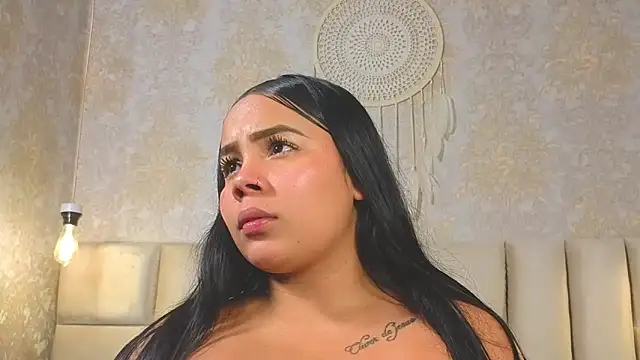 xxx chat room EmilyQueen3x