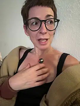 antifistin (F milf) - Hi, Schatz, nutze das Menu und genieße