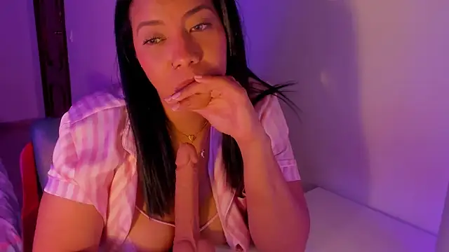 NicolePasqualott webcam