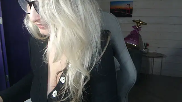 RubiLakros live sex cam