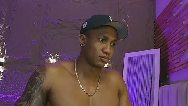 Logan_Varela live sex cam
