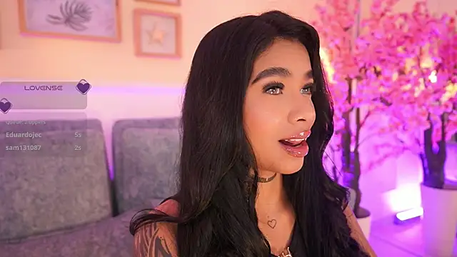 Watch MeganLowell live on EroticFlix - High definition streams