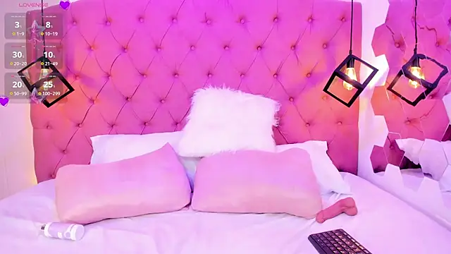 Watch Emilycollson27 live on EroticFlix - High definition streams