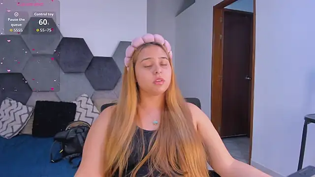 MikaelaStone webcam