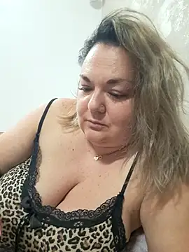 MikyVesela live sex cam