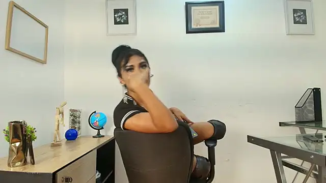 ailyncifuentes - AilynCifuentes's free webcam - UK Sex Cams