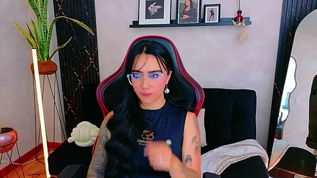 EmmyEvans1 live sex cam