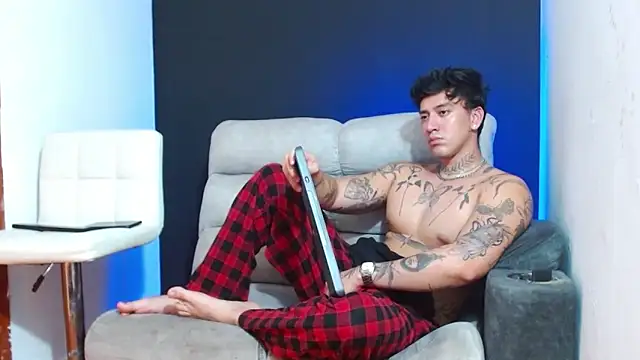 justin_fuller1 - JUSTIN_FULLER1's free webcam - UK Sex Cams