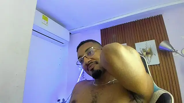 darwin_mayo - Darwin_mayo's free webcam - UK Sex Cams