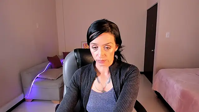 Kristen_Garner webcam