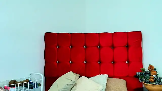 miss-leyla - Miss-leyla's free webcam - UK Sex Cams