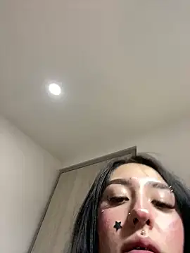 NickieCute-