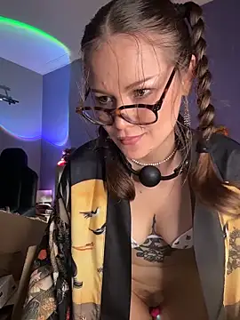 Tallulah_Kinky live sex cam