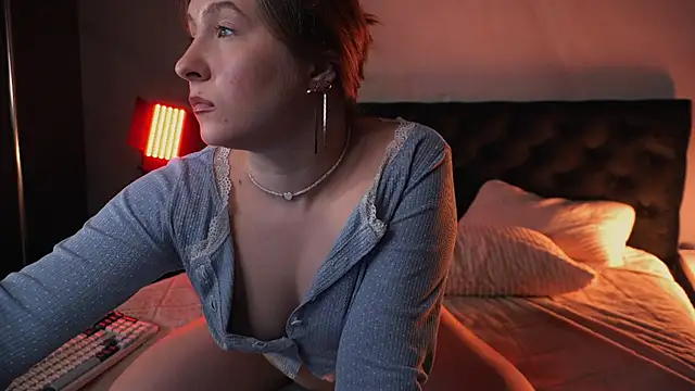 saint_trisha - Saint_trisha's free webcam - UK Sex Cams