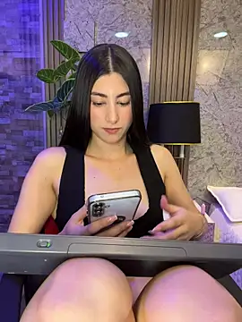 evelyn_hills