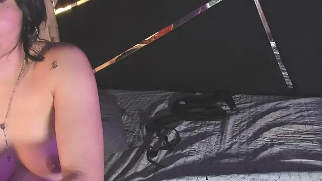 Couple_In_Heat live sex cam