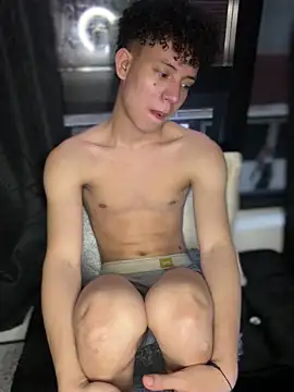 Nuninaive - Male webcam sex chat