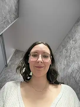  The_Snowwhitee chat room