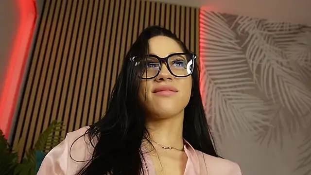 miavelvety - MiaVelvety's free webcam - UK Sex Cams