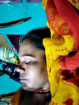 Pooja750 webcam