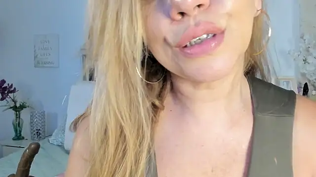 milfclarett - MilfClarett's free webcam