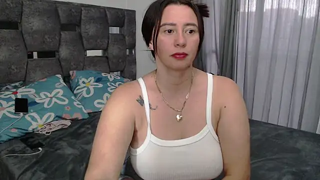 sara_hott_1 - Sara_hott_1's free webcam - UK Sex Cams