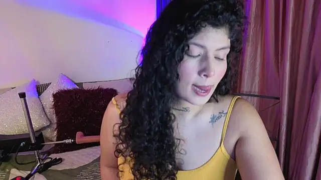LadyVelvett webcam