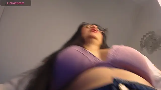 queenrose94 - QueenRose94's free webcam - UK Sex Cams
