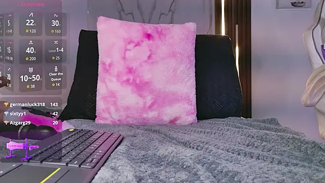 mia_099 webcam