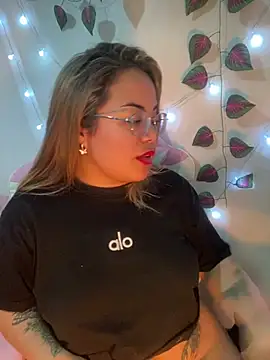 lindalatina2001 - Lindalatina2001's free webcam - UK Sex Cams