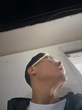 tavohot_ (M young) - Show ASS At Store