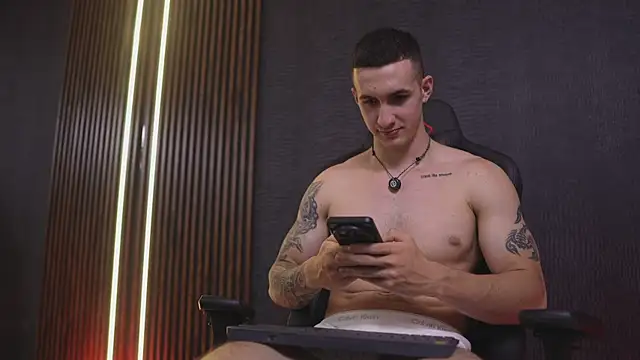 jacksonolsenn (M twink) - cum shot