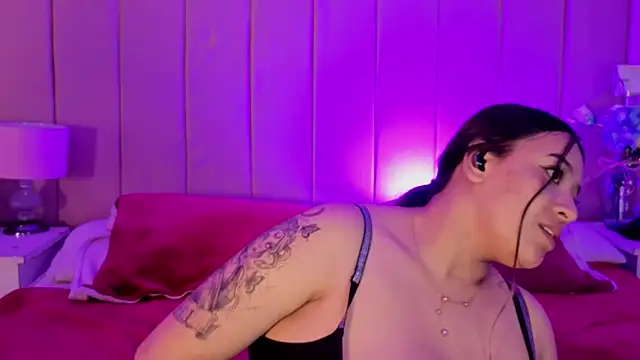 MollyBigBoobs12