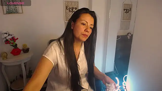 QueenRose94 webcam