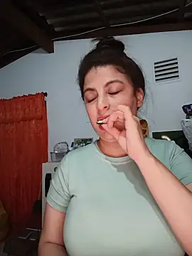dulce_athenea (F milf) - strip completely naked for the king