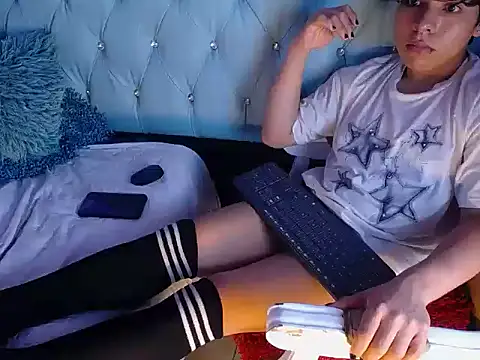 Tiff_Styless webcam