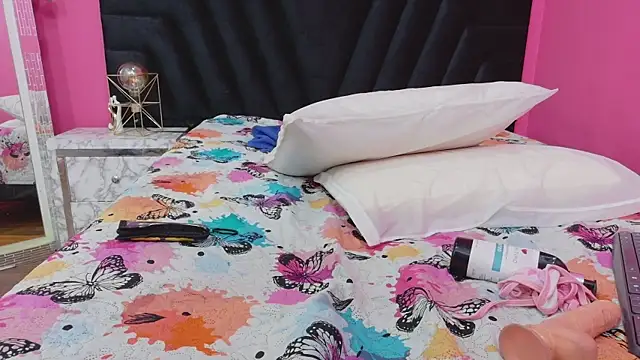 EbonyCoWorker webcam