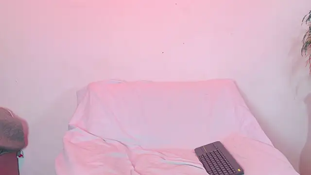 aly_n_sebas webcam
