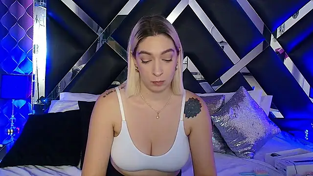 victoriaa_lee_ webcam