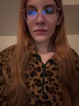 Model: femboykittyxo