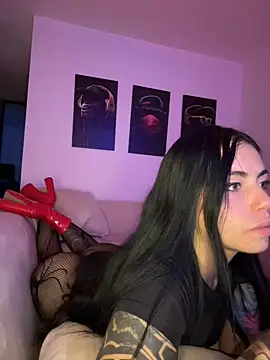 Watch i_am_nina_ live on EroticFlix - High definition streams