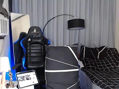 alexsuckable01 - Alexsuckable01's free webcam