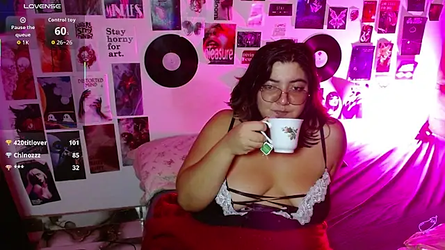 Roxy_f_w webcam