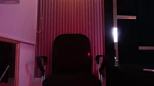 enzo_crown - Enzo_Crown's free webcam - UK Sex Cams