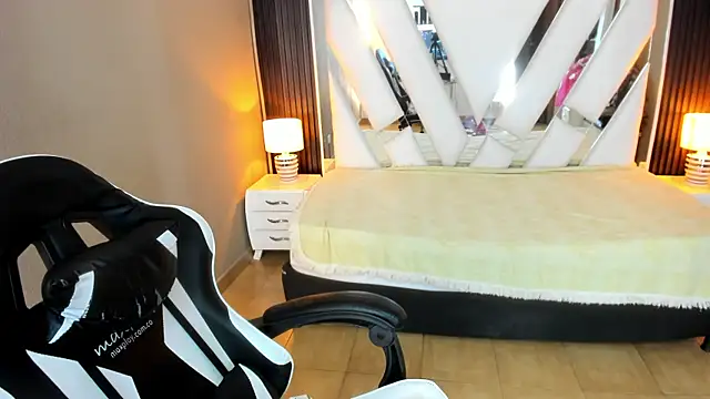 Linda4Petite