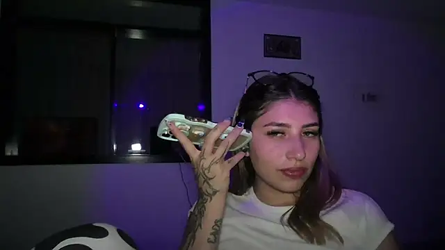 AliceTeenager___