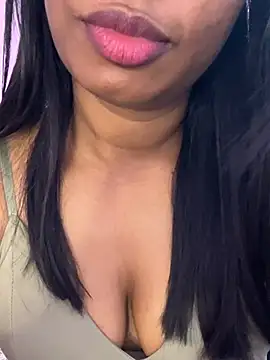 tamil_Aarathi webcam