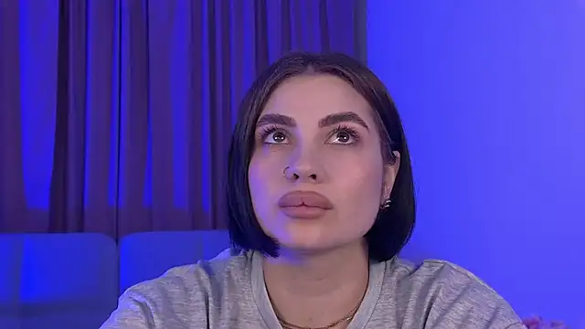 AdrianaToress webcam